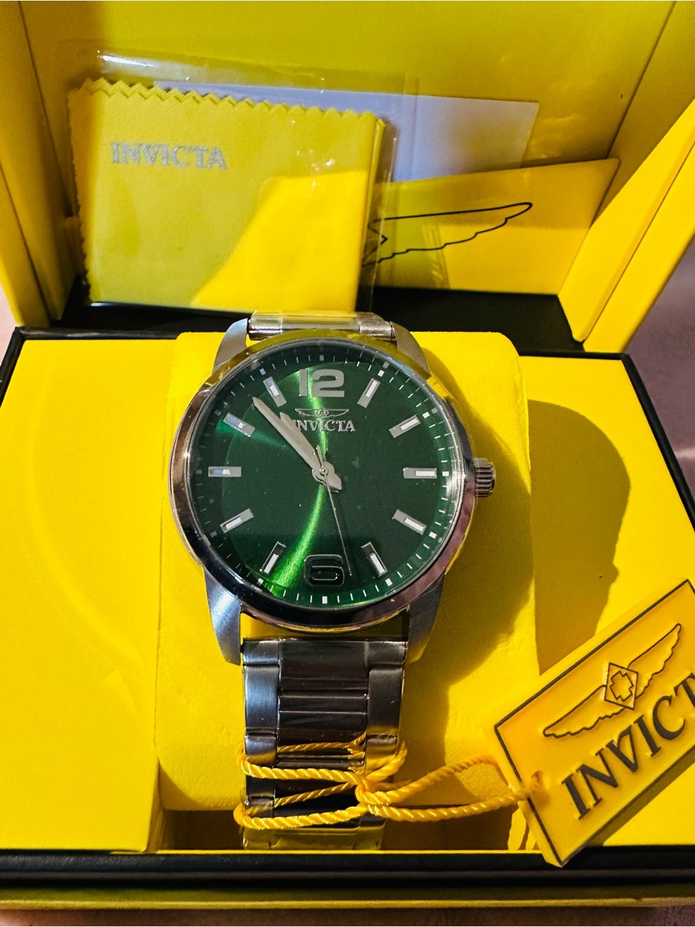 Invicta Men's Watch with Green Dial and Silver Bracelet 43mm - Picture 5 of 8